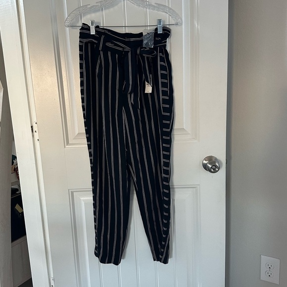 EXPRESS Ankle High-Rise Trousers PETITE - Picture 1 of 7